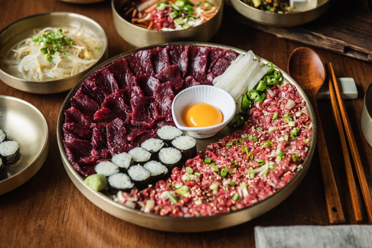 봉산동생고기집 육회비빔밥